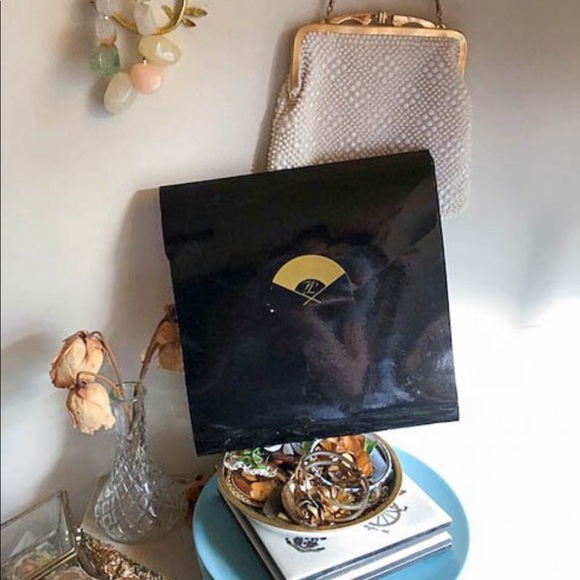 Beautiful Vintage Karl Lagerfeld Large Silk Scarf - Picture 5 of 8